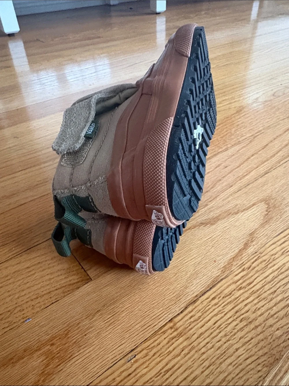 Vans Kids Brown & Tan Waterproof Slip-On Rain Boots